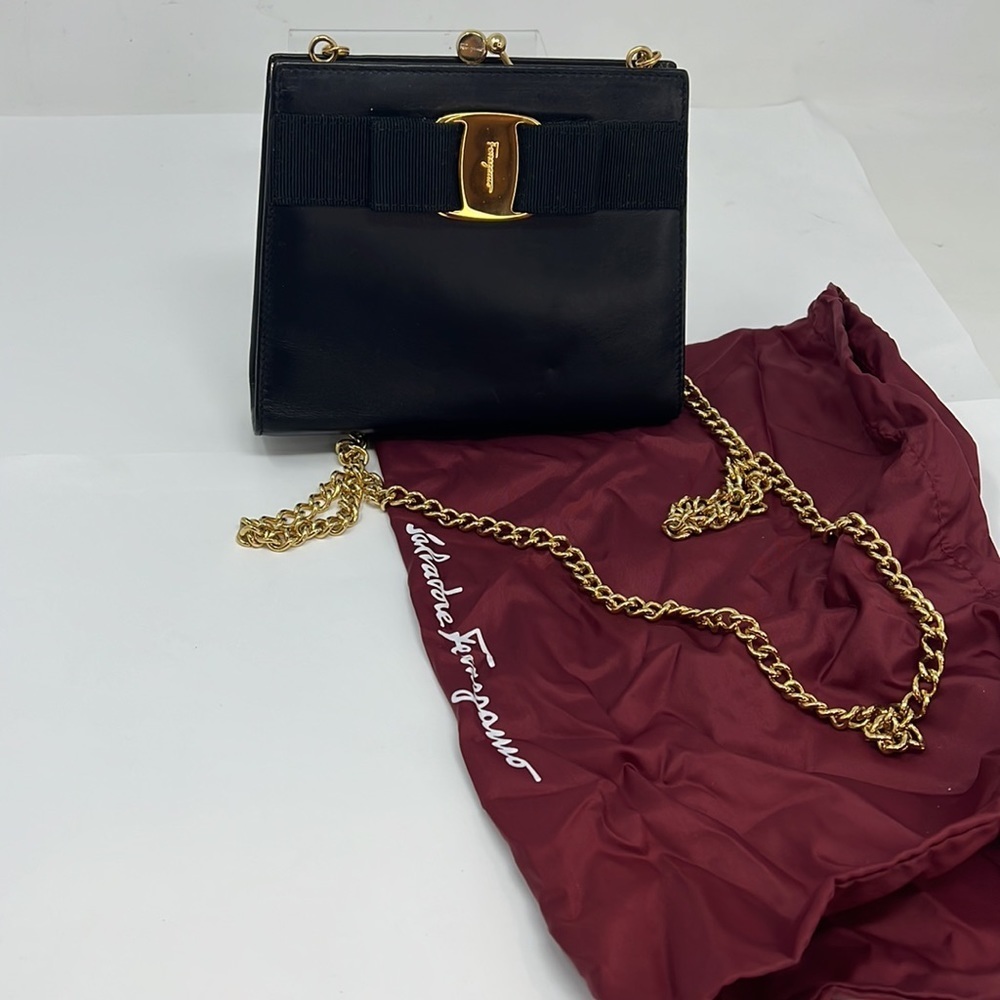 Salvatore Ferragamo Vara Bow Kisslock Black Leather Chain Crossbody Bag - Picture 4 of 15